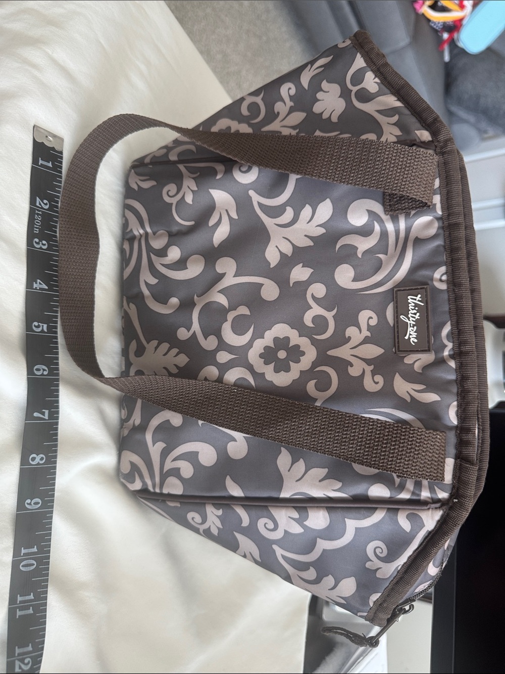 thirty-one Brown Damask Pattern Tote